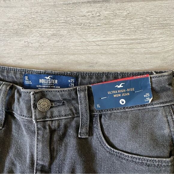 Hollister Ultimate High Rise Mom Jean Black 25 Stretch Ripped - Picture 4 of 16